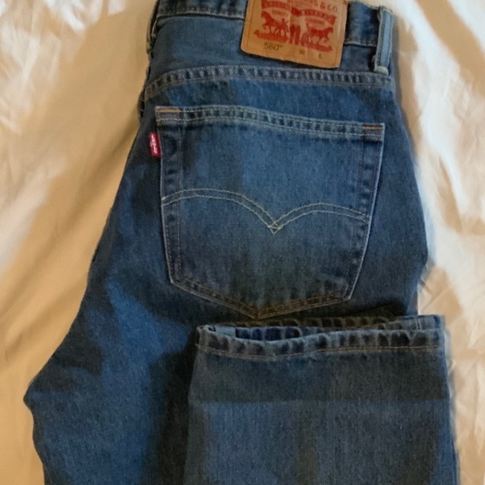 Rare Rigid  560  Levi's fits (28x37) 100% non stretch twill light stitch pockets